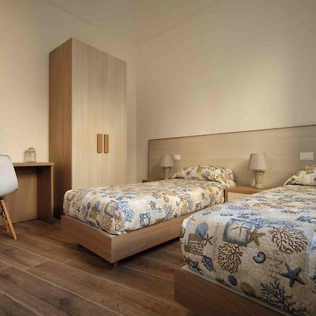 Madrice 66 Central Rooms Favignana Bagian luar foto