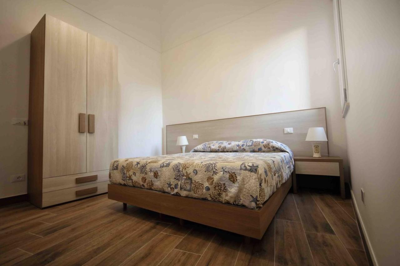 Madrice 66 Central Rooms Favignana Bagian luar foto