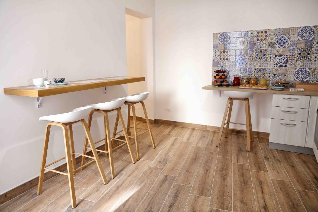 Madrice 66 Central Rooms Favignana Bagian luar foto
